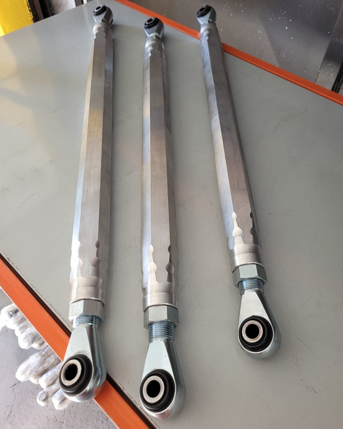 BARRA TRASEIRA REFORÇADA UTV X3 EM ALUMÍNIO - CENTRAL COM REGULAGEM - unidade