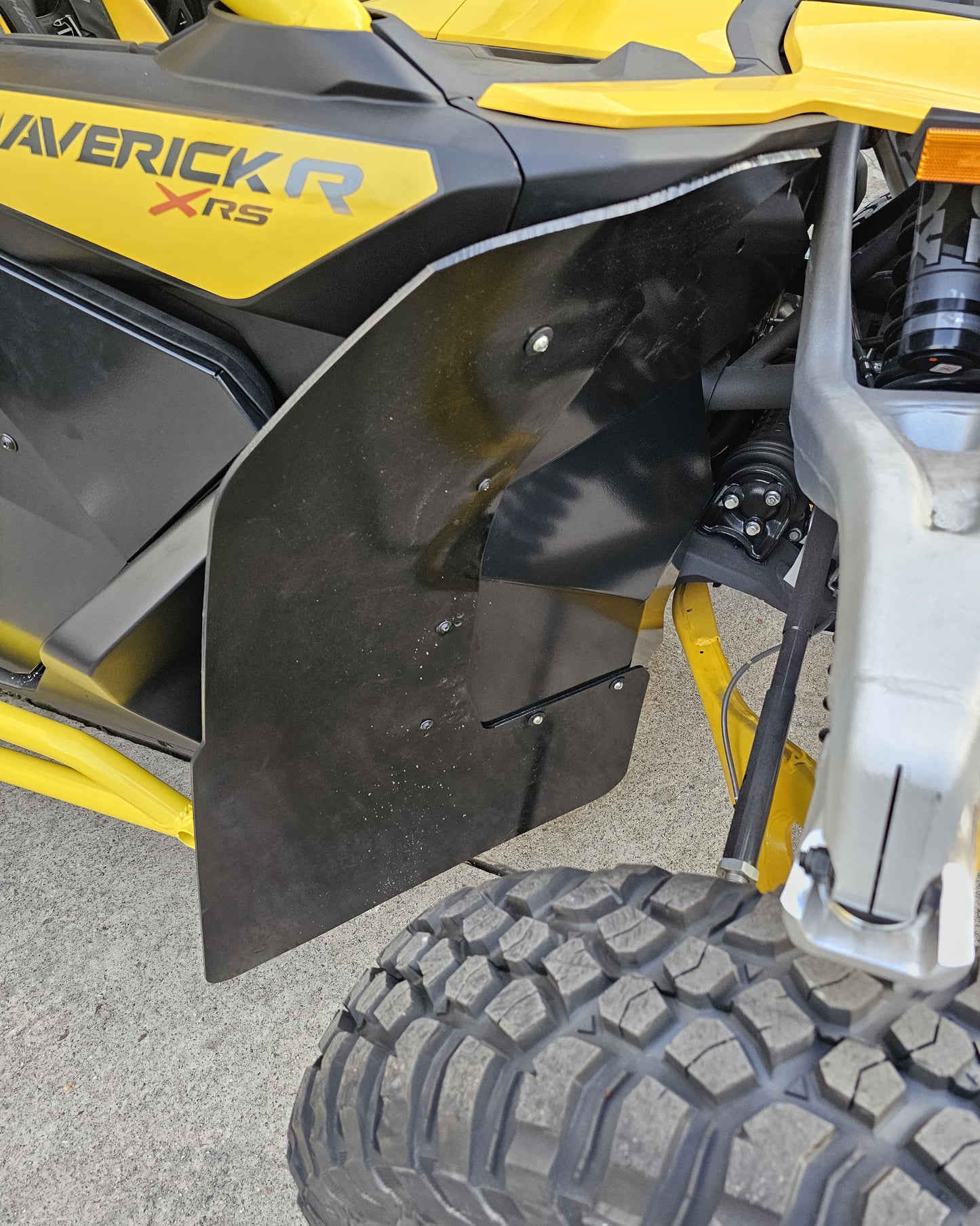 PARA-BARRO DIANTEIRO MODELO XV - UTV MAVERICK R (o par)