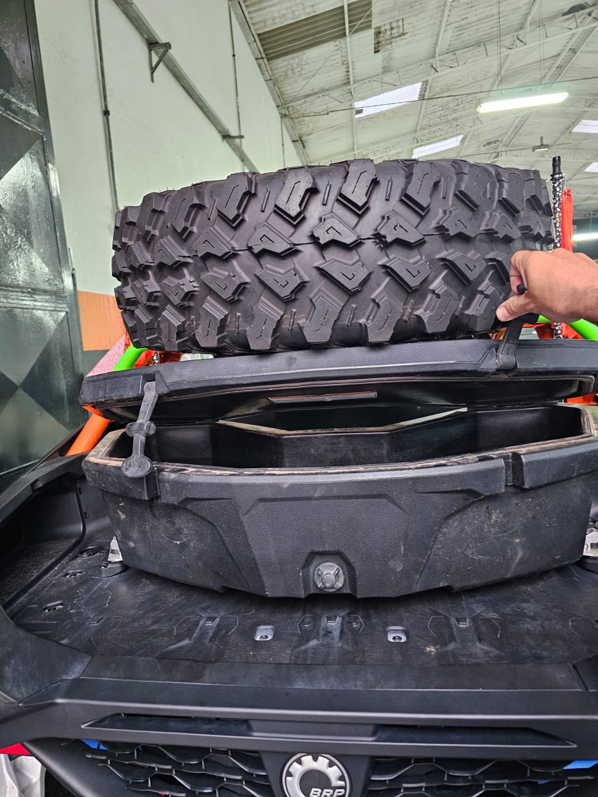 SUPORTE DE ESTEPE MAVERICK R - SUPERIOR HORIZONTAL