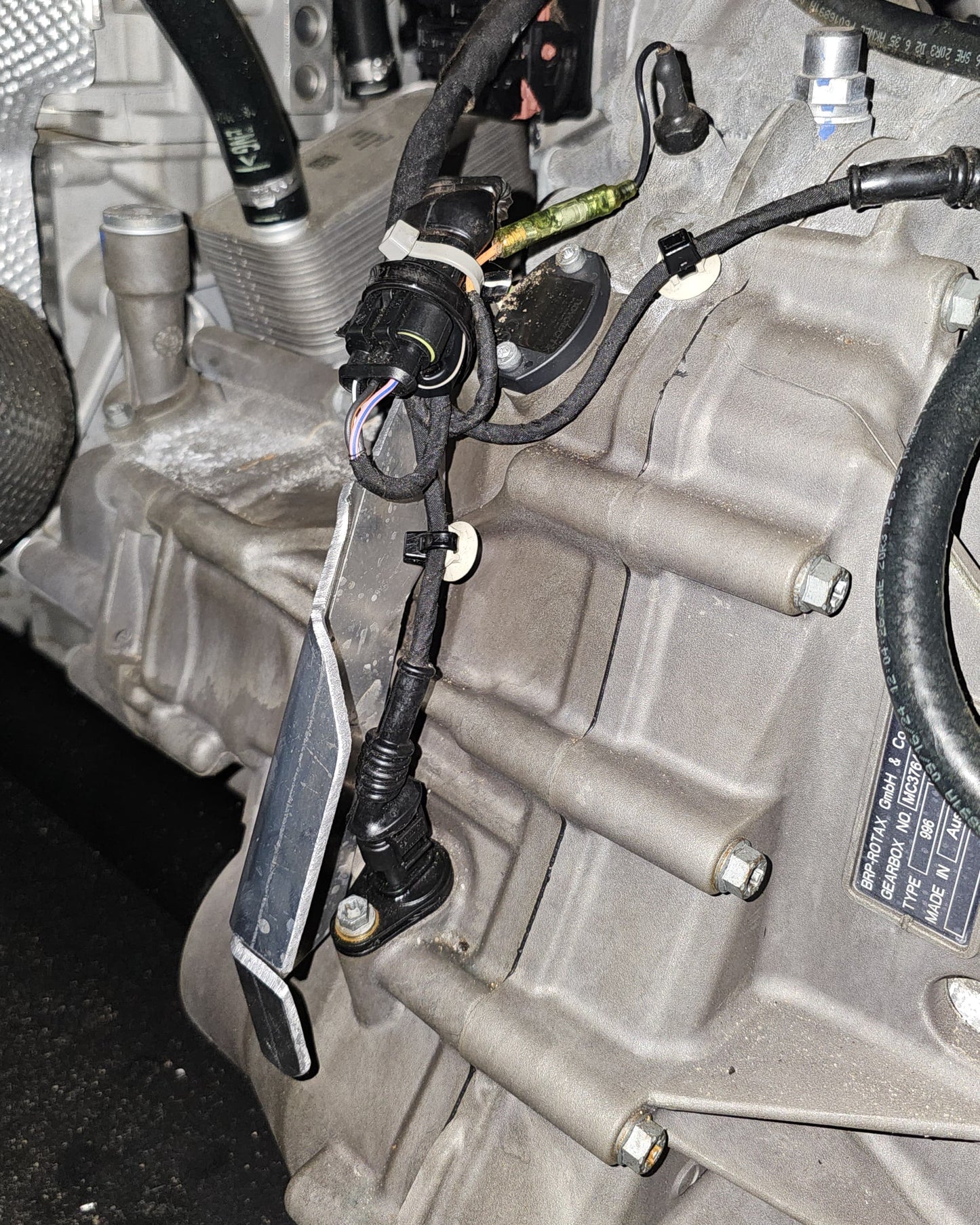 PROTETOR DO SENSOR DE CAMBIO PARA MAVERICK R MAX (4 LUGARES) E XRC 2026