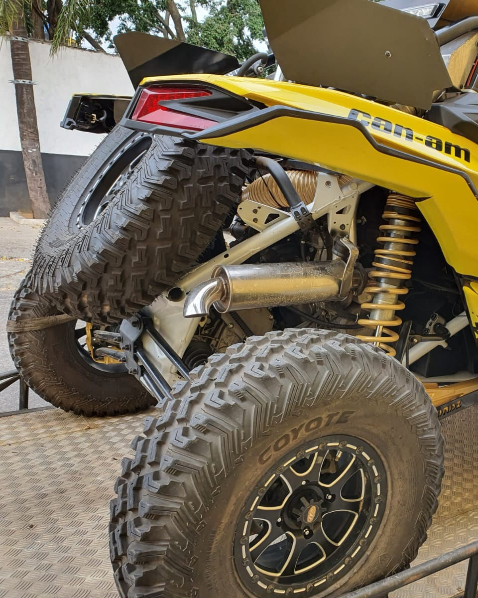 SUPORTE DE ESTEPE RACING PARAFUSADO UTV MAVERICK X3