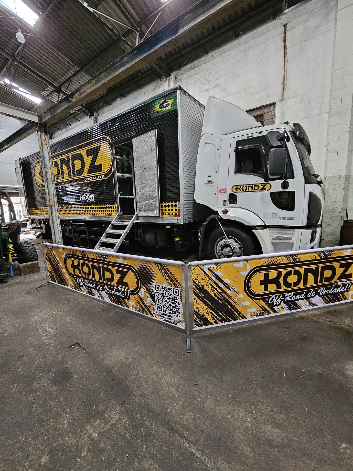KIT CERCA BOX 6 METROS BANNER PERSONALIZADO